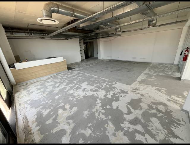 121M² OFFICE TO LET IN WOODSTOCK